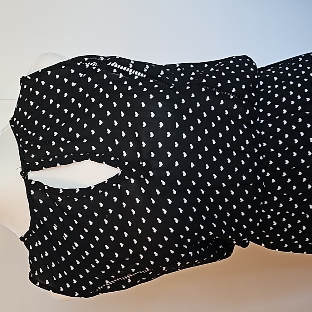 Maison Jules heart size small slevless dress